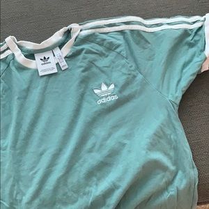 Adidas tee